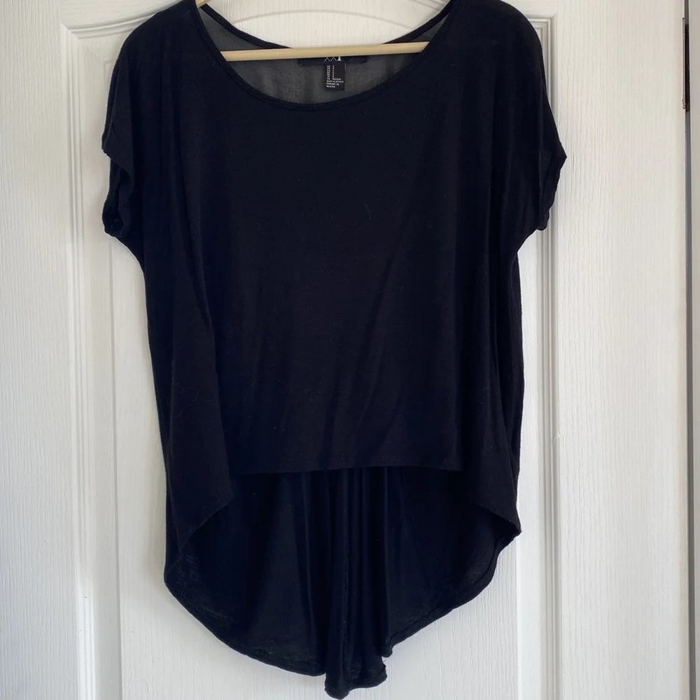 NWOT-Black Flowy top